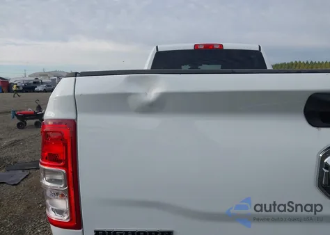 2024 Ram 2500 Big Horn 4X4 8' Box from USA, damaged, VIN 3C6UR5JL3RG304002